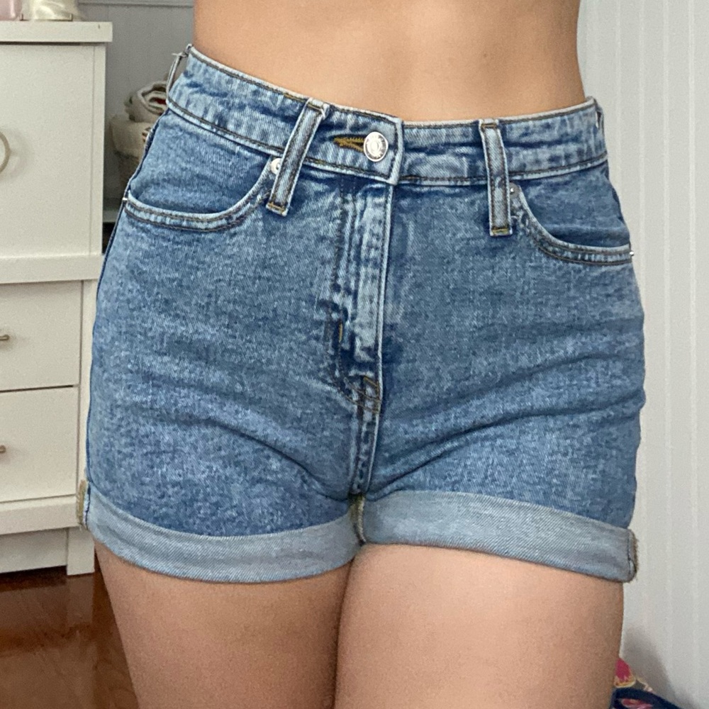 high waisted acid wash jean shorts